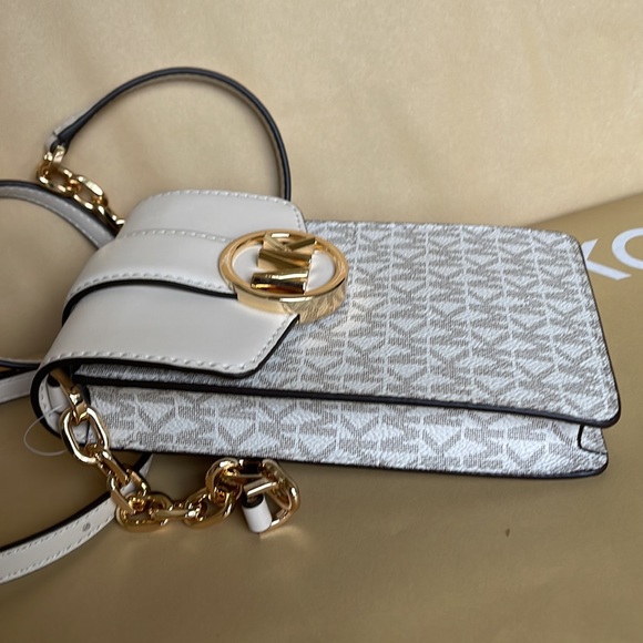 Michael Kors Carmen Small Logo Smartphone Crossbody Bag
Light Cream Multi - Picture 3 of 16